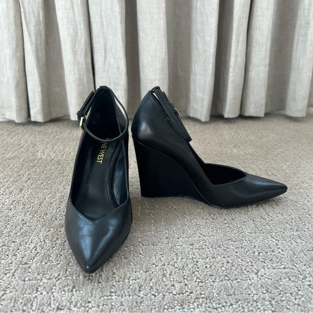 Nine West Eviee Black Leather Wedge Pumps